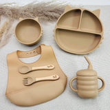 Coffret repas bébé personnalisé beige en silicone, set naissance complet avec assiette compartimentée et accessoires Baby-Crea