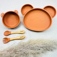 Coffret repas bébé terracotta panda avec vaisselle en silicone, couverts bois gravés prénom Juliette. Cadeau original pour repas bébé autonome.