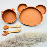 Coffret repas bébé terracotta panda avec vaisselle en silicone, couverts bois gravés prénom Juliette. Cadeau original pour repas bébé autonome.
