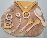 Ensemble cadeau de naissance personnalisé jaune moutarde 