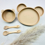 Set repas bébé beige personnalisé avec prénom Agathe, assiette panda, bol en silicone et couverts adaptés. Cadeau baptême ou 1er anniversaire.