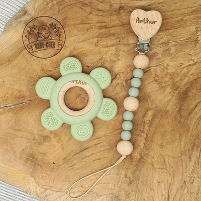 Anneau de dentition bébé forme couronne vert +Attache tétine personnalisée avec prénom