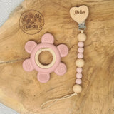 Coffret bébé prénom attache tétine et anneau rose