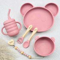 Coffret repas bébé rose poudré avec prénom Manon et Melia, assiette silicone panda, tasse bébé paille, couverts en bois personnalisés, bol panda, attache tétine fille – cadeau bébé fille original